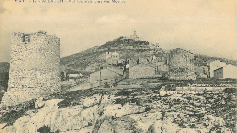 carte postale ancienne allauch -vue générale prise des Moulins