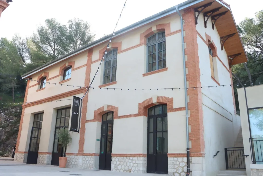 Retrouvez la Maison du Tourisme dans son nouvel écrin, à l’entrée du village