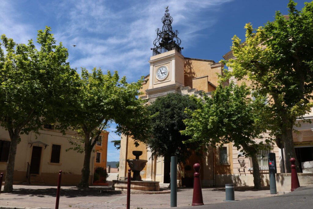 église saint sébastien du centre du village d'allauch